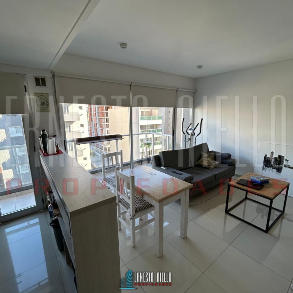 ALQUILER DEPARTAMENTO 2 AMBIENTES CON COCHERA DESCUBIERTA Y BALCON CON PARRILLA, QUILMES CENTRO.