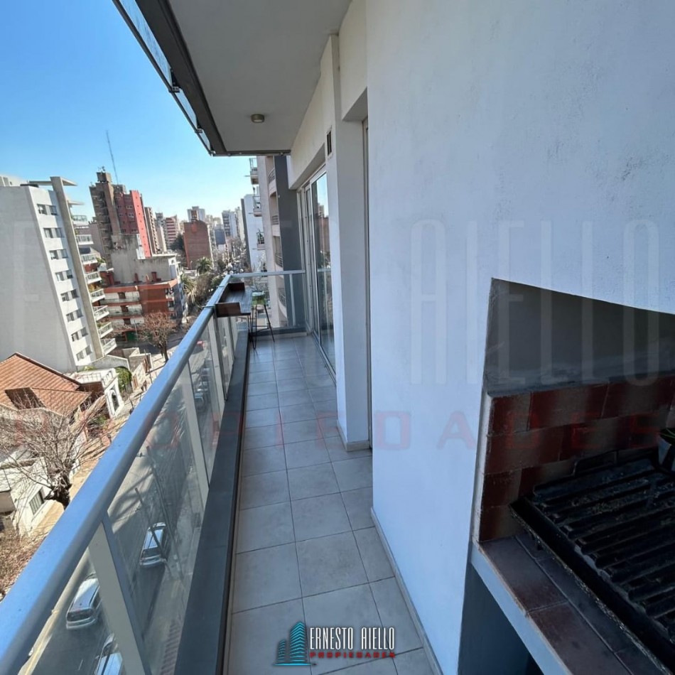ALQUILER DEPARTAMENTO 2 AMBIENTES CON COCHERA DESCUBIERTA Y BALCON CON PARRILLA, QUILMES CENTRO.
