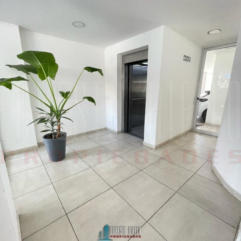 ALQUILER DEPARTAMENTO 2 AMBIENTES CON BALCON Y COCHERA, BERNAL.