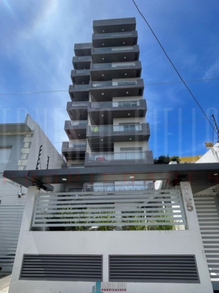 ALQUILER DEPARTAMENTO 2 AMBIENTES CON BALCON Y COCHERA, BERNAL.