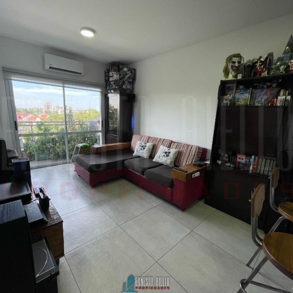 ALQUILER DEPARTAMENTO 2 AMBIENTES CON BALCON Y COCHERA, BERNAL.
