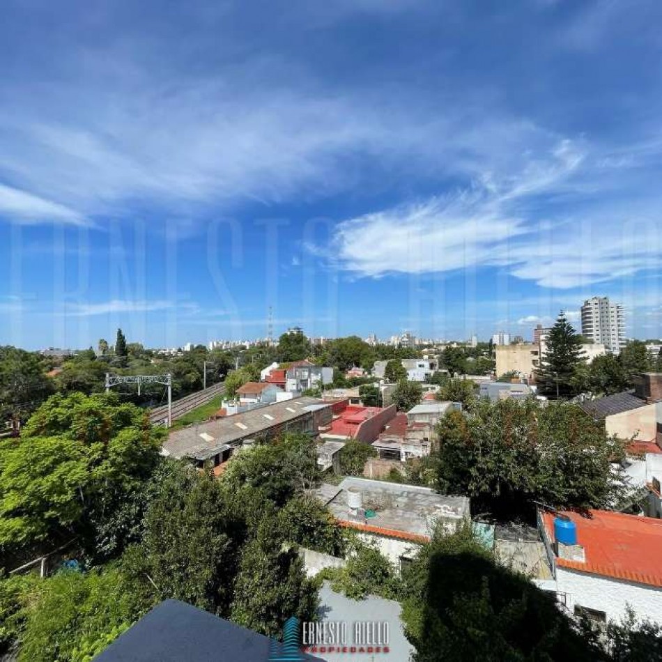 ALQUILER DEPARTAMENTO 2 AMBIENTES CON BALCON Y COCHERA, BERNAL.