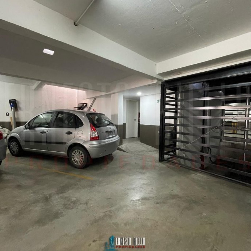 ALQUILER DEPARTAMENTO 2 AMBIENTES CON BALCON Y COCHERA, BERNAL.