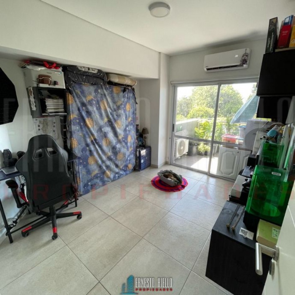 ALQUILER DEPARTAMENTO 2 AMBIENTES CON BALCON Y COCHERA, BERNAL.