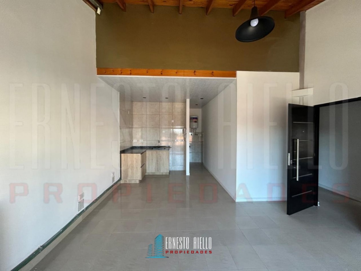 A. ¡ALQUILER MONOAMBIENTE PRIMER PISO POR ESCALERA EN QUILMES!