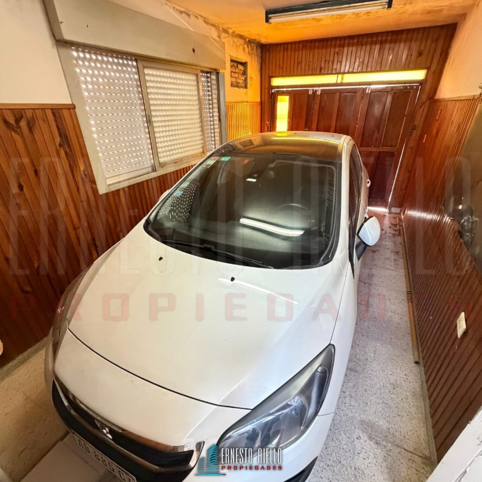 VENTA DE CASA SOBRE LOTE DE 225 M², 3 AMBIENTES. MATHEU ENTRE MORENO Y SAN MARTIN, QUILMES CENTRO.