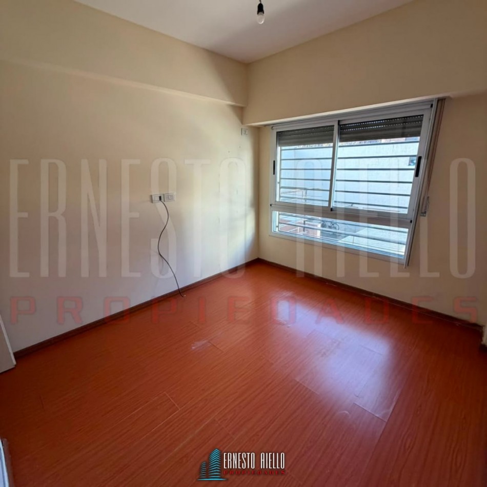 ALQUILER DEPARTAMENTO DE 2 AMBIENTES CON COCHERA EN QUILMES CENTRO.