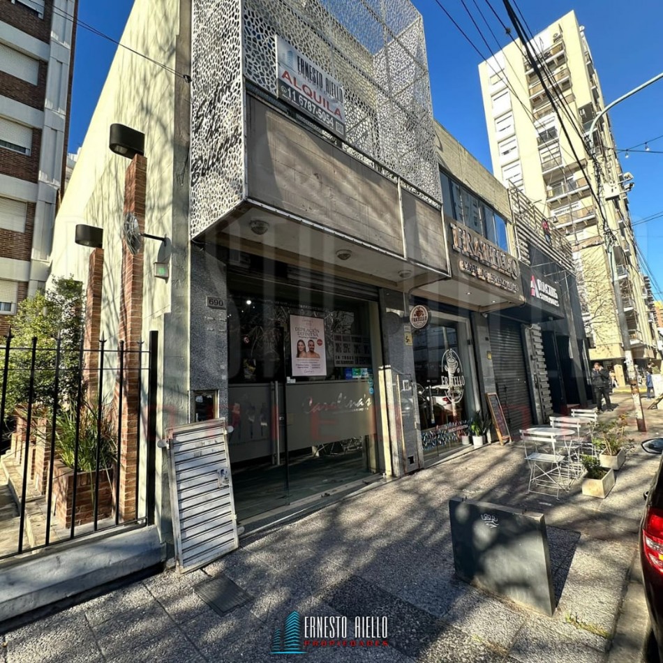 ALQUILER AMPLIO LOCAL CON TERRAZA EN QUILMES CENTRO 