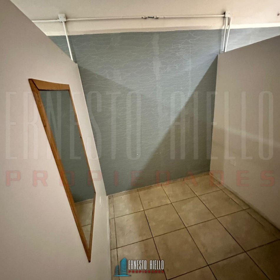 ALQUILER AMPLIO LOCAL CON TERRAZA EN QUILMES CENTRO 