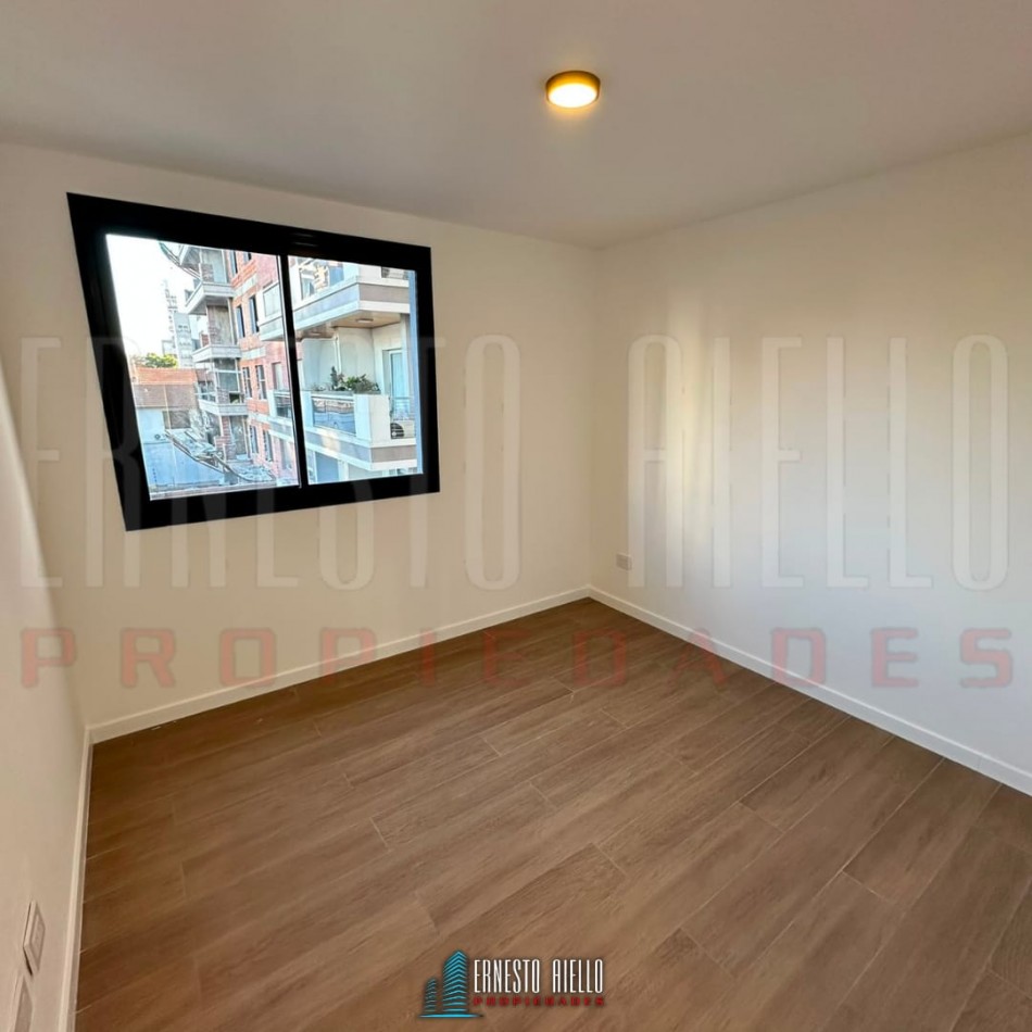 VENTA SEMIPISO 3 AMBIENTES A ESTRENAR CON COCHERA EN QUILMES CENTRO.