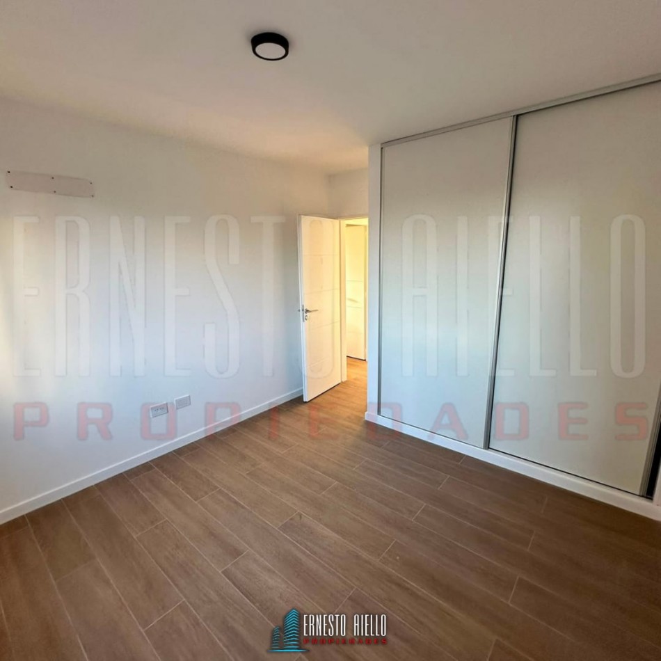 VENTA SEMIPISO 3 AMBIENTES A ESTRENAR CON COCHERA EN QUILMES CENTRO.