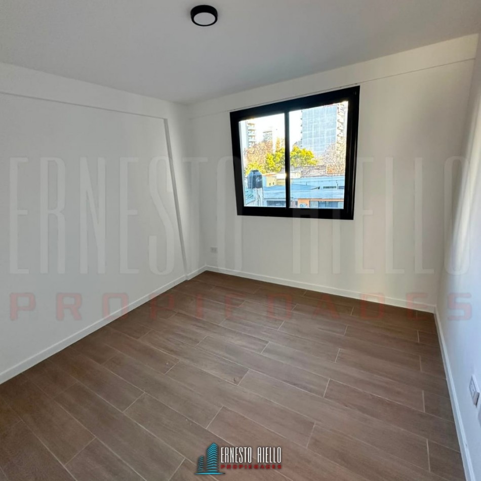 VENTA SEMIPISO 3 AMBIENTES A ESTRENAR CON COCHERA EN QUILMES CENTRO.