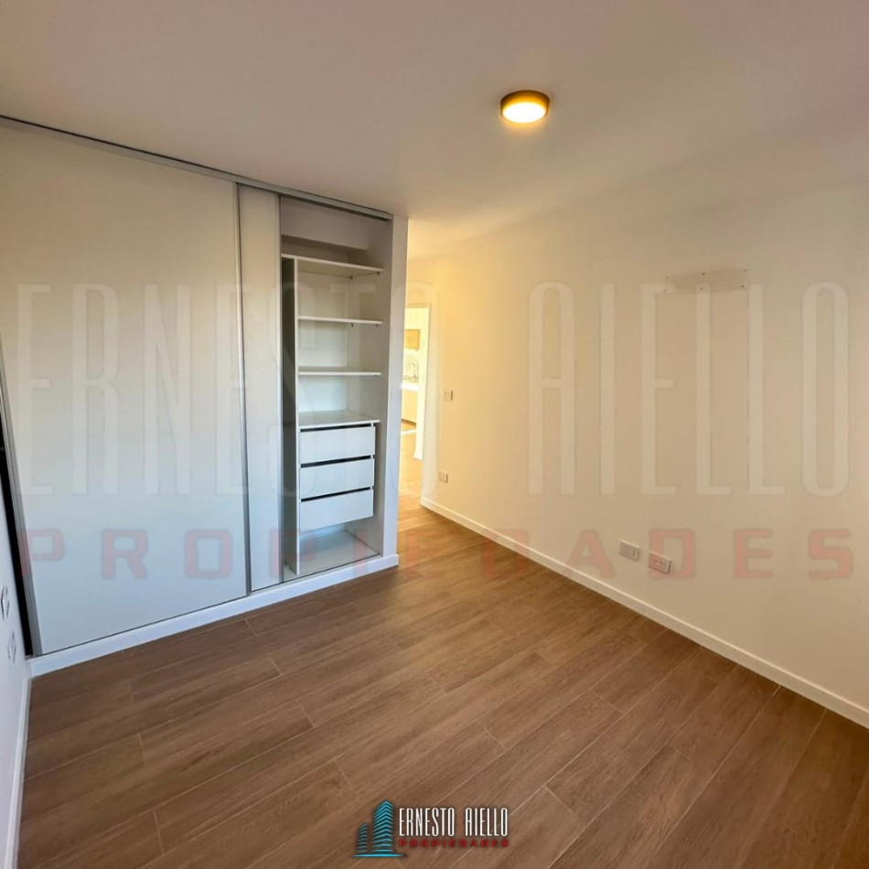 VENTA SEMIPISO 3 AMBIENTES A ESTRENAR CON COCHERA EN QUILMES CENTRO.