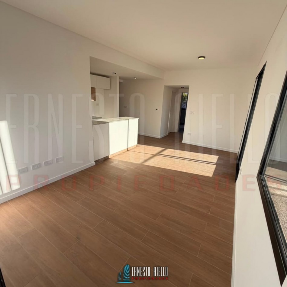 VENTA SEMIPISO 3 AMBIENTES A ESTRENAR CON COCHERA EN QUILMES CENTRO.