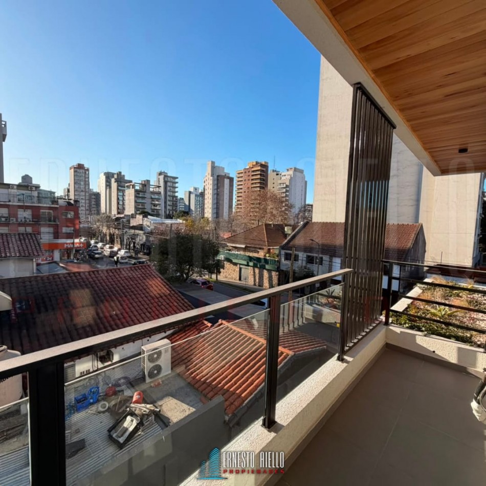VENTA SEMIPISO 3 AMBIENTES A ESTRENAR CON COCHERA EN QUILMES CENTRO.