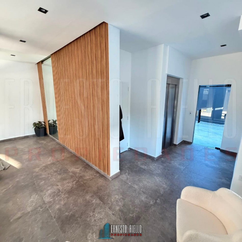 VENTA SEMIPISO 3 AMBIENTES A ESTRENAR CON COCHERA EN QUILMES CENTRO.