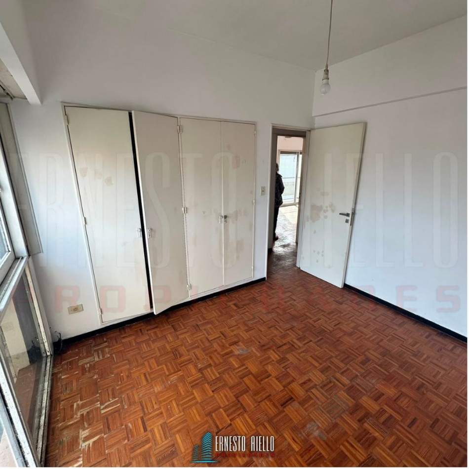VENTA DEPARTAMENTO 3 AMBIENTES CON COCINA INDEPENDIENTE- HERMOSAS VISTAS - OPORTUNIDAD A REFACCIONAR.