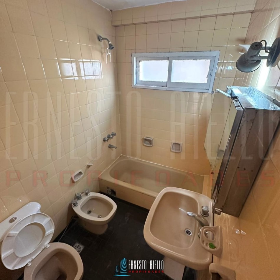 VENTA DEPARTAMENTO 3 AMBIENTES CON COCINA INDEPENDIENTE- HERMOSAS VISTAS - OPORTUNIDAD A REFACCIONAR.