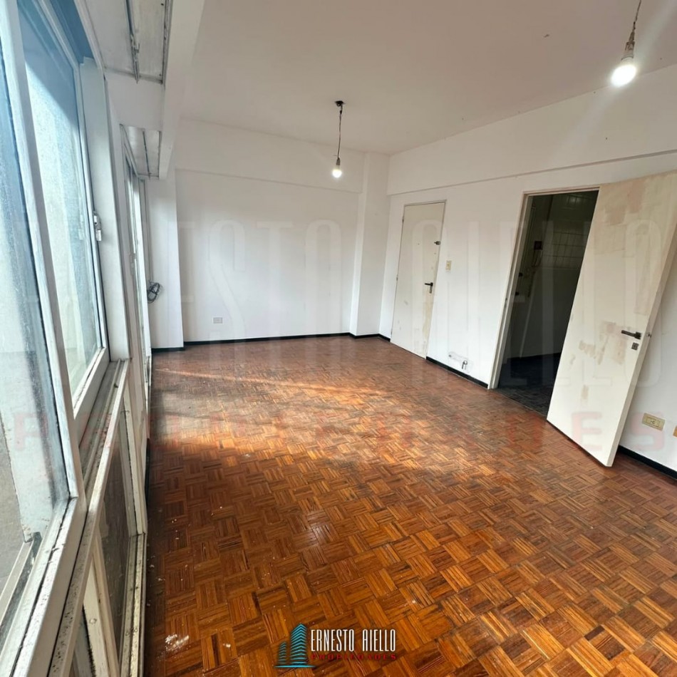 VENTA DEPARTAMENTO 3 AMBIENTES CON COCINA INDEPENDIENTE- HERMOSAS VISTAS - OPORTUNIDAD A REFACCIONAR.
