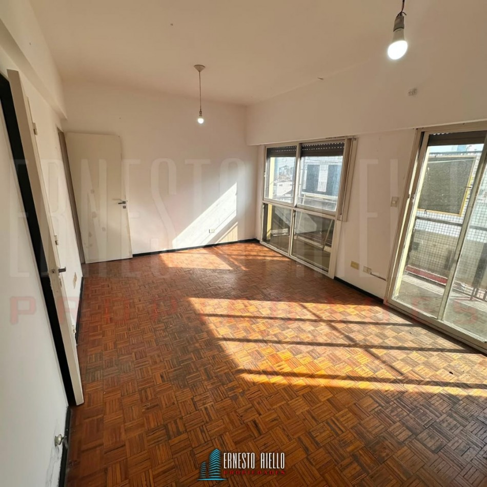 VENTA DEPARTAMENTO 3 AMBIENTES CON COCINA INDEPENDIENTE- HERMOSAS VISTAS - OPORTUNIDAD A REFACCIONAR.