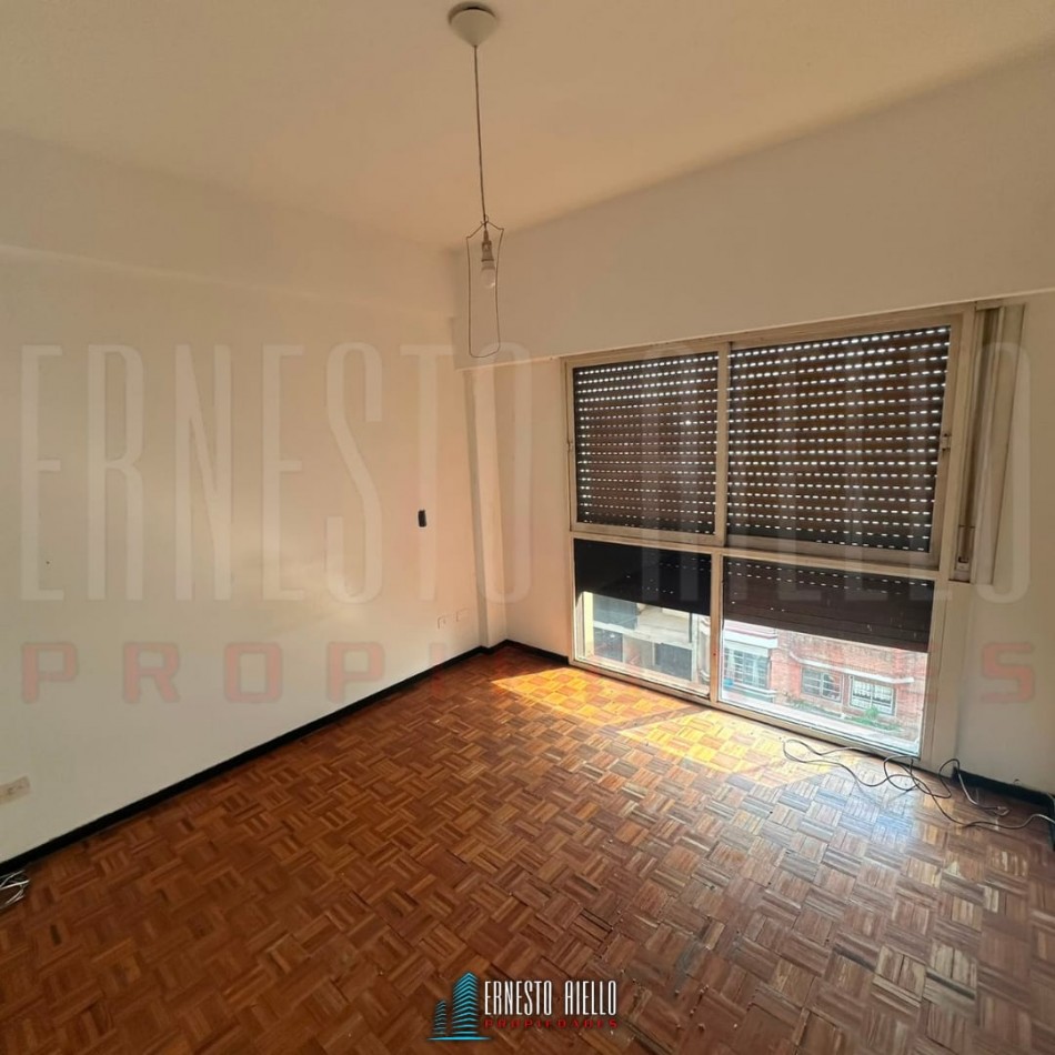 VENTA DEPARTAMENTO 3 AMBIENTES CON COCINA INDEPENDIENTE- HERMOSAS VISTAS - OPORTUNIDAD A REFACCIONAR.