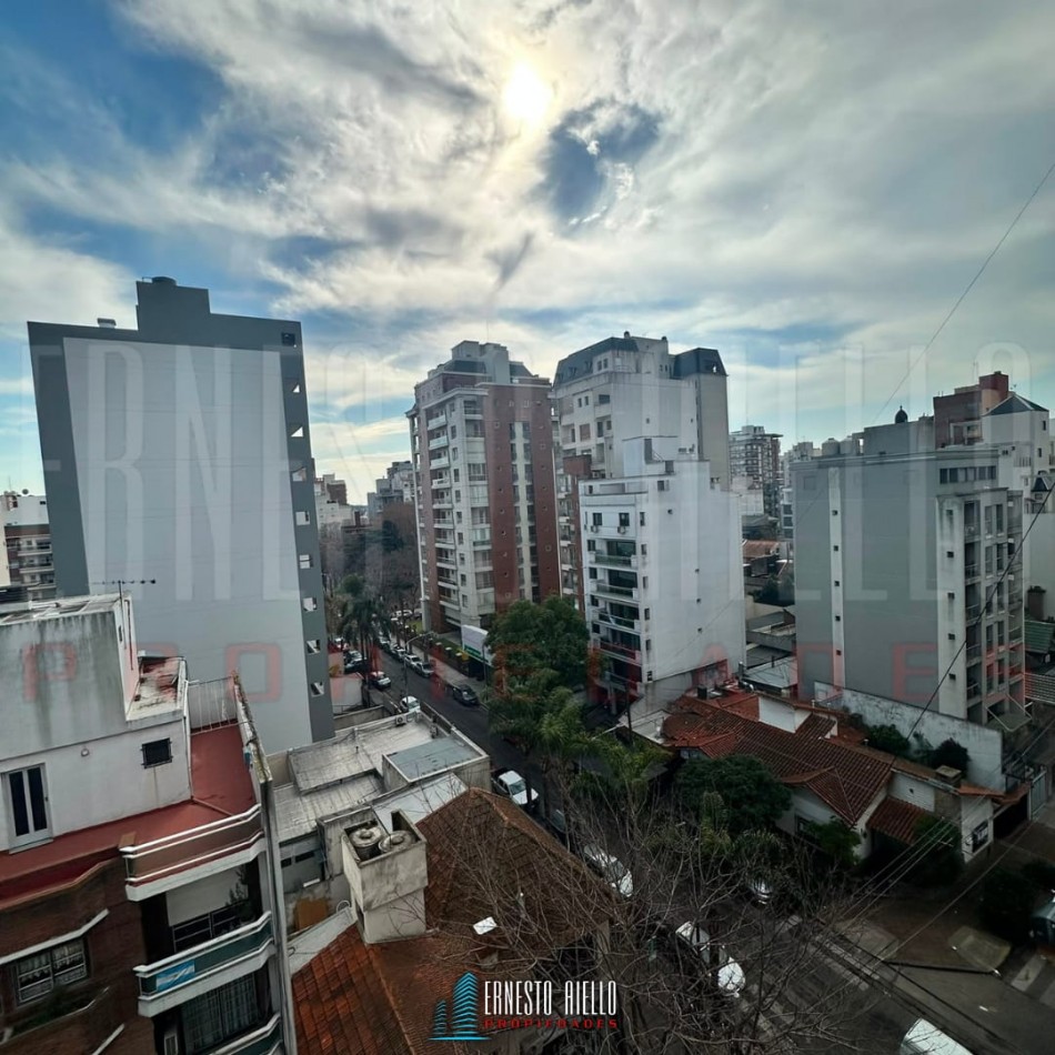 VENTA DEPARTAMENTO 3 AMBIENTES CON COCINA INDEPENDIENTE- HERMOSAS VISTAS - OPORTUNIDAD A REFACCIONAR.
