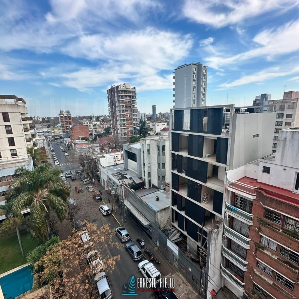 VENTA DEPARTAMENTO 3 AMBIENTES CON COCINA INDEPENDIENTE- HERMOSAS VISTAS - OPORTUNIDAD A REFACCIONAR.