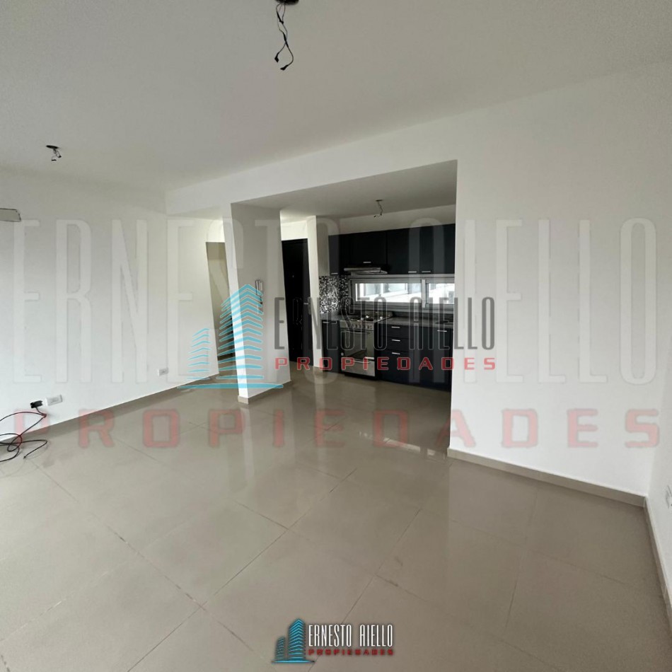 VENTA HERMOSO DEPARTAMENTO 2 AMBIENTES CON COCHERA EN QUILMES CENTRO