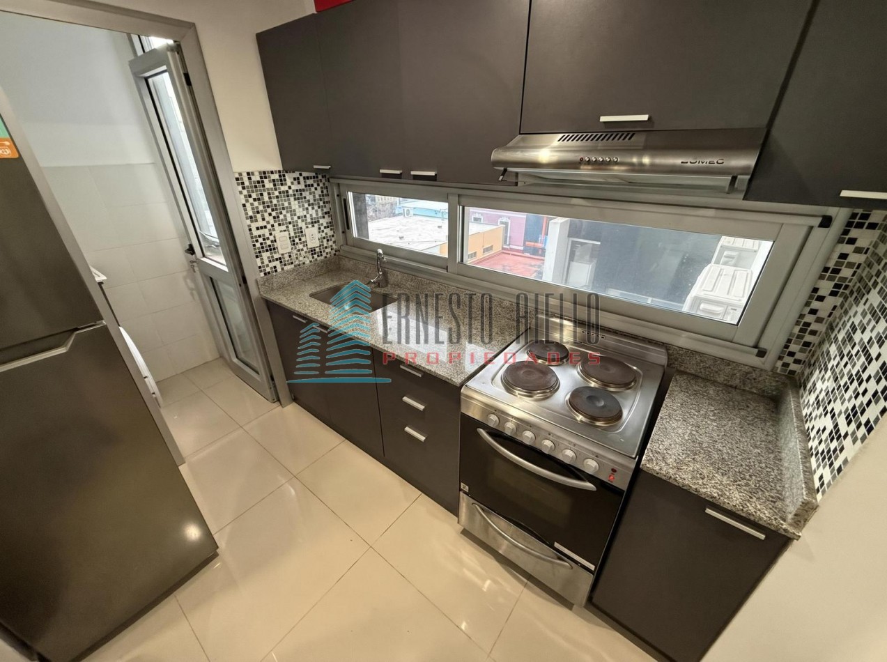 VENTA HERMOSO DEPARTAMENTO 2 AMBIENTES CON COCHERA EN QUILMES CENTRO