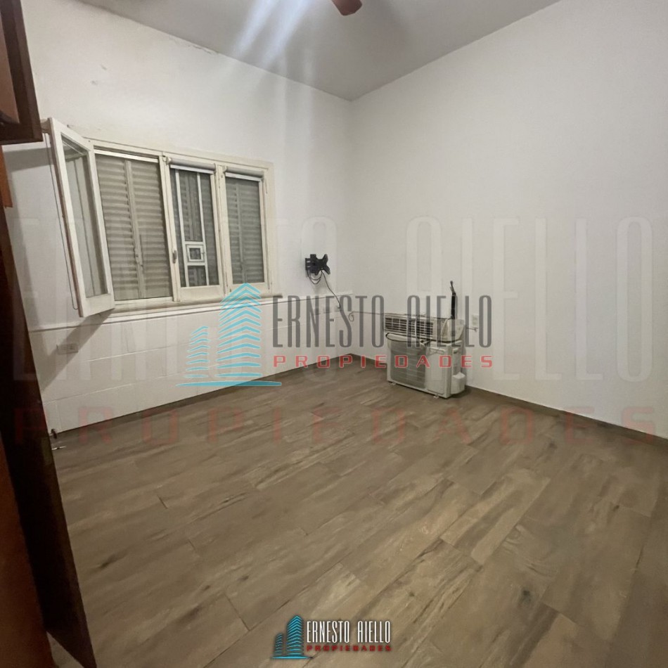 A. CASA DE 4 AMBIENTES CON QUINCHO, PATIO Y DOS DEPTOS DE 2 AMBIENTES EN EL MISMO LOTE EN VENTA