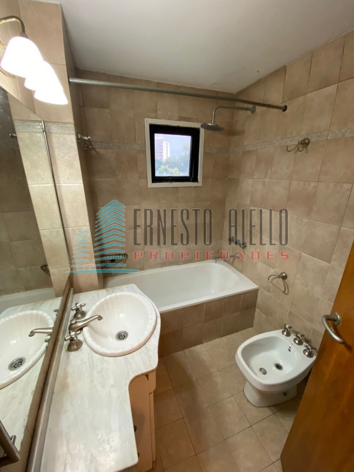 VENTA DEPARTAMENTO TRES AMBIENTES CON COCHERA EN TORRES DE GUIDO 
