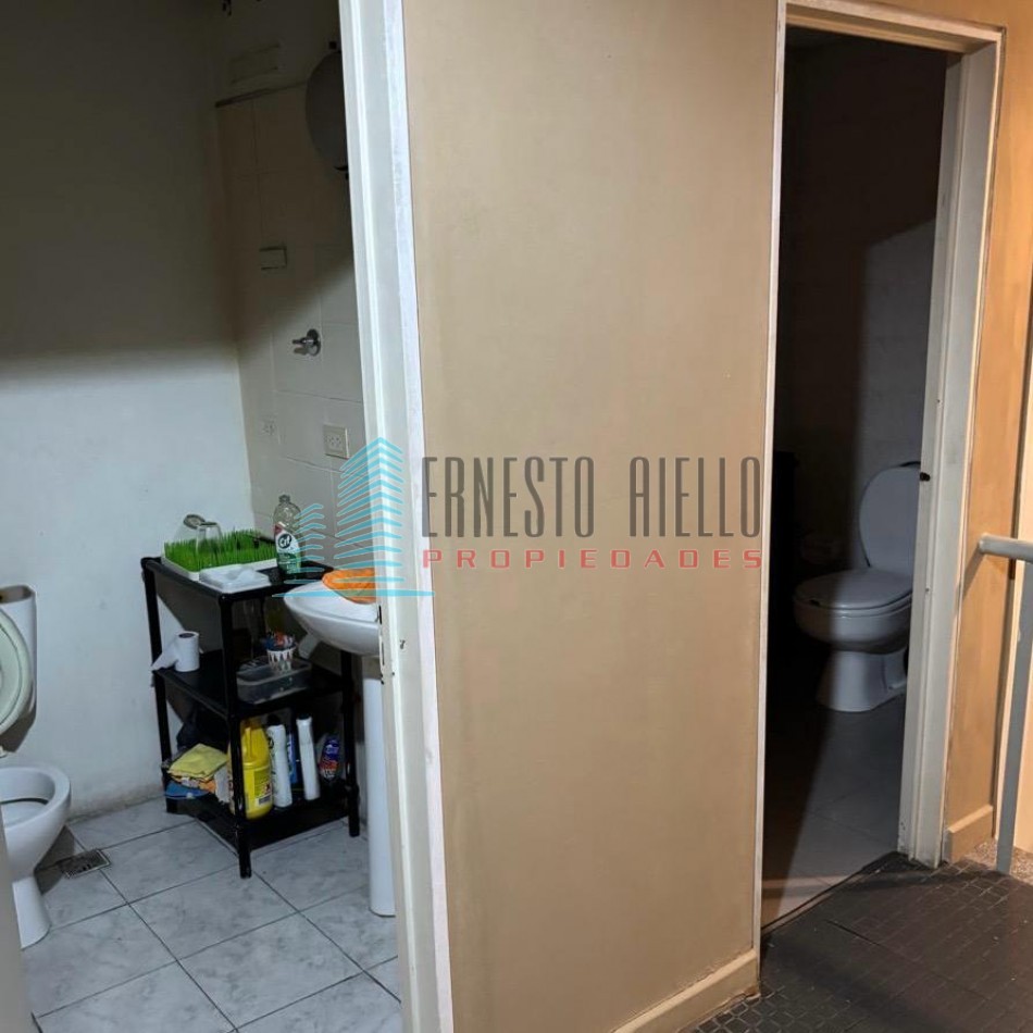 A. VENTA IMPECABLE LOCAL COMERCIAL EN CENTRO QUILMES
