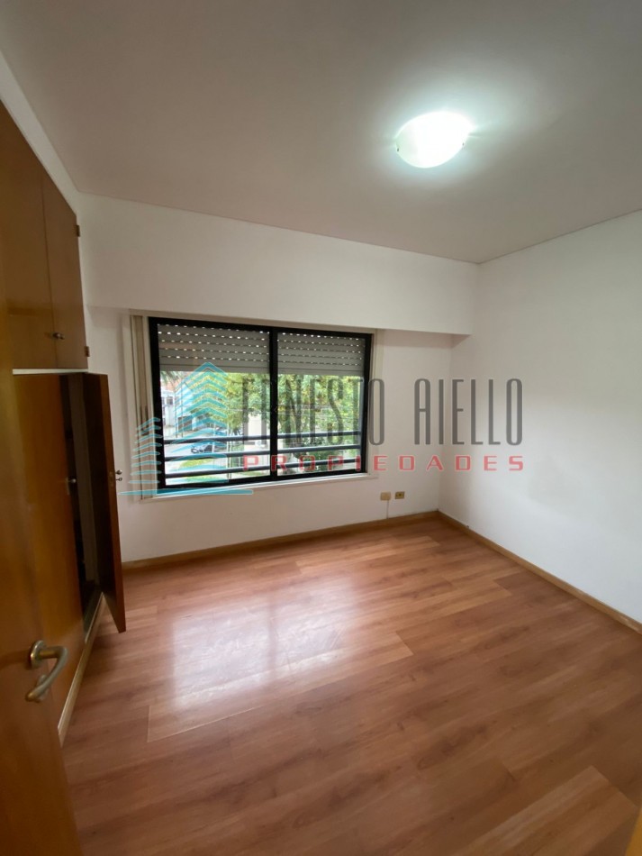 VENTA DEPARTAMENTO TRES AMBIENTES CON COCHERA EN TORRES DE GUIDO 
