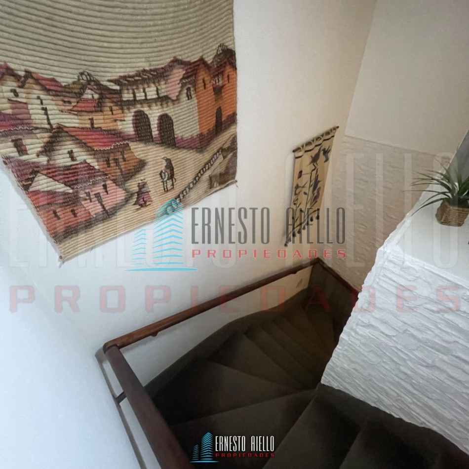 A. CASA DE 4 AMBIENTES CON QUINCHO, PATIO Y DOS DEPTOS DE 2 AMBIENTES EN EL MISMO LOTE EN VENTA