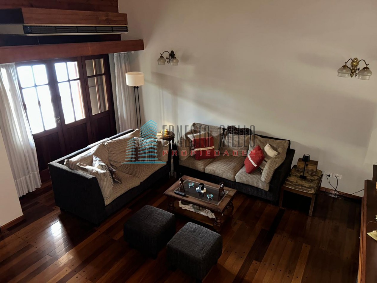 ESPECTACULAR CASA 5 AMBIENTES CON PISCINA EN BERNAL