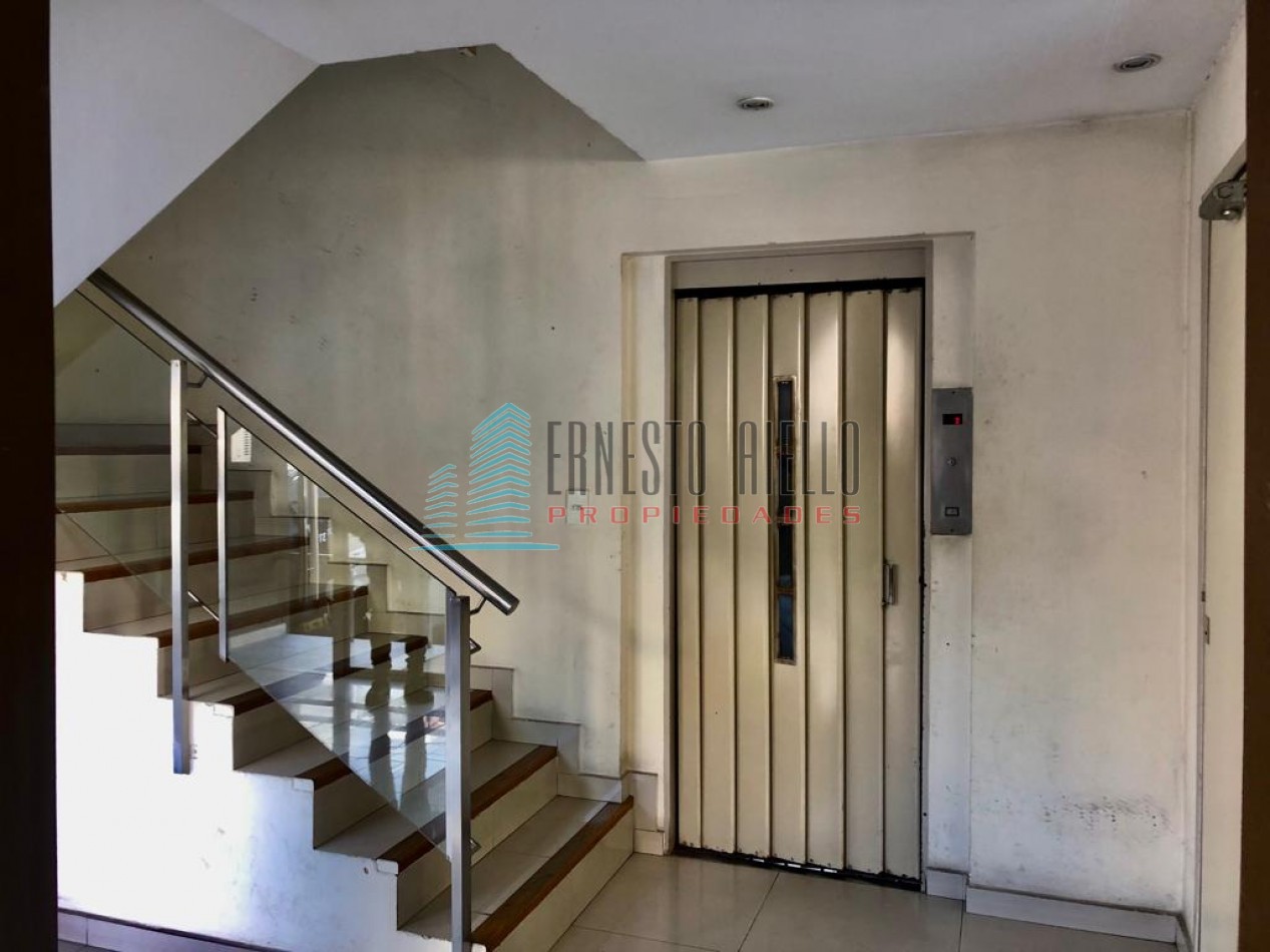 A. VENTA Departamento Tres Ambientes con Cochera y Baulera - Quilmes Centro