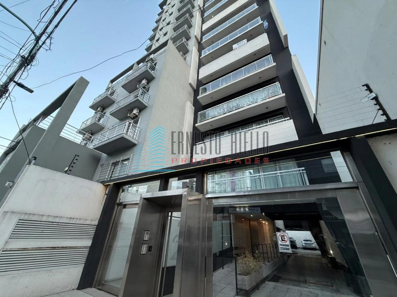 VENTA HERMOSO DEPARTAMENTO 2 AMBIENTES CON COCHERA EN QUILMES CENTRO