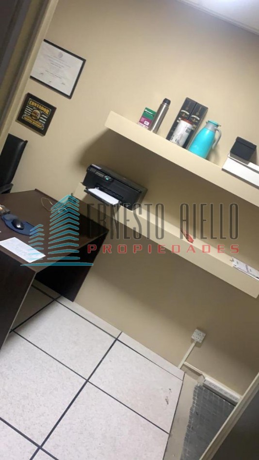 A. VENTA IMPECABLE LOCAL COMERCIAL EN CENTRO QUILMES