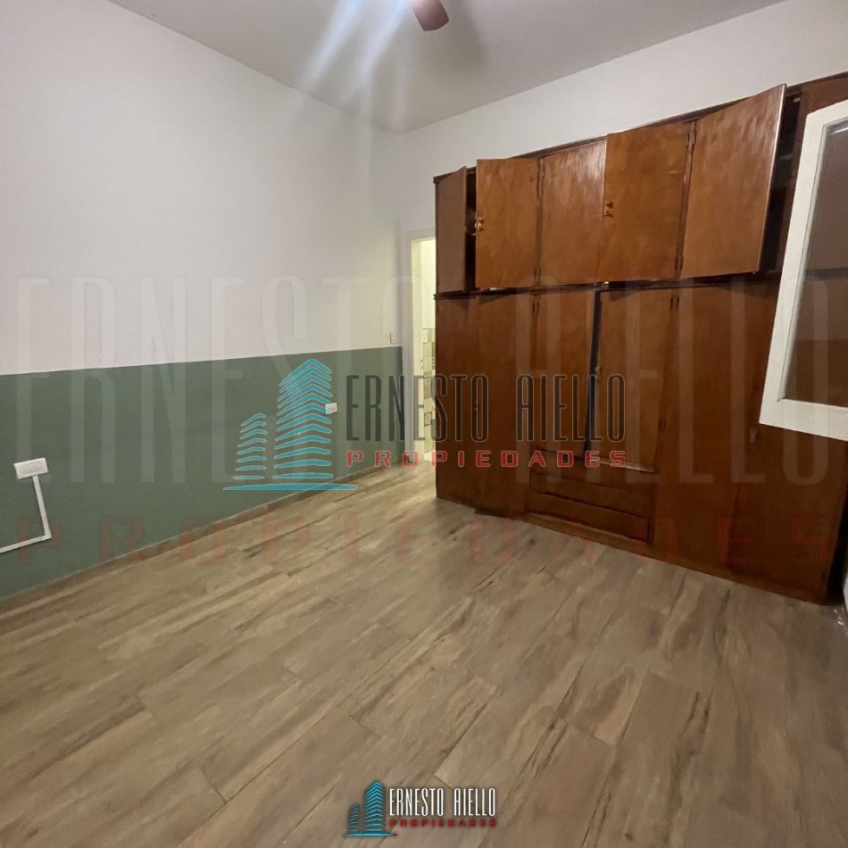 A. CASA DE 4 AMBIENTES CON QUINCHO, PATIO Y DOS DEPTOS DE 2 AMBIENTES EN EL MISMO LOTE EN VENTA
