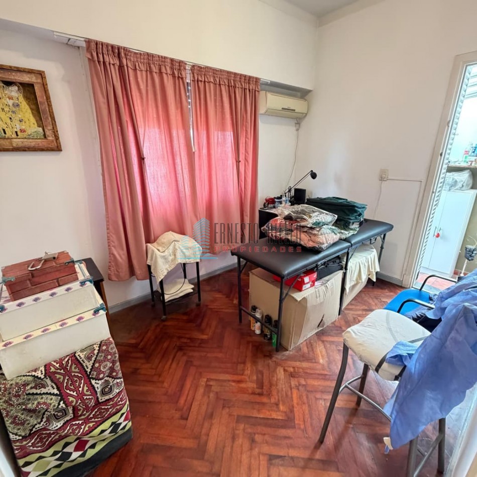 VENTA DEPARTAMENTO 3 AMBIENTES, CON PATIO, PRIMER PISO POR ESCALERA (1C) AL CONTRAFRENTE. 