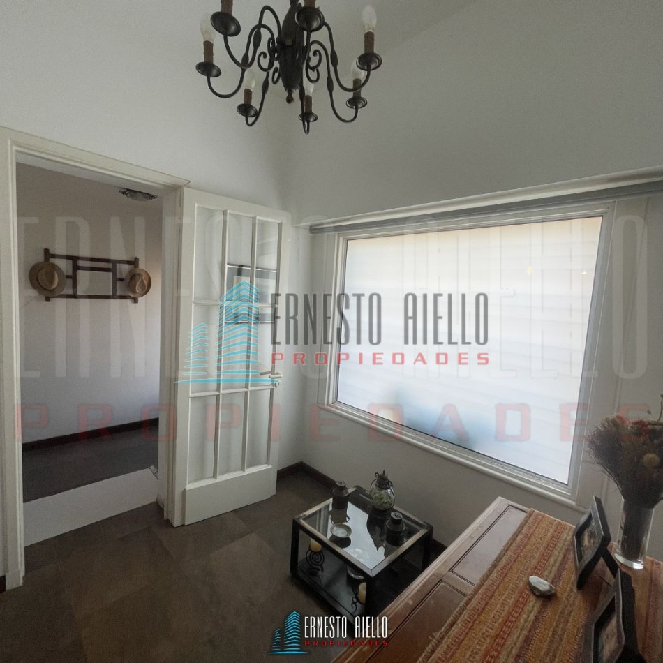 A. CASA DE 4 AMBIENTES CON QUINCHO, PATIO Y DOS DEPTOS DE 2 AMBIENTES EN EL MISMO LOTE EN VENTA