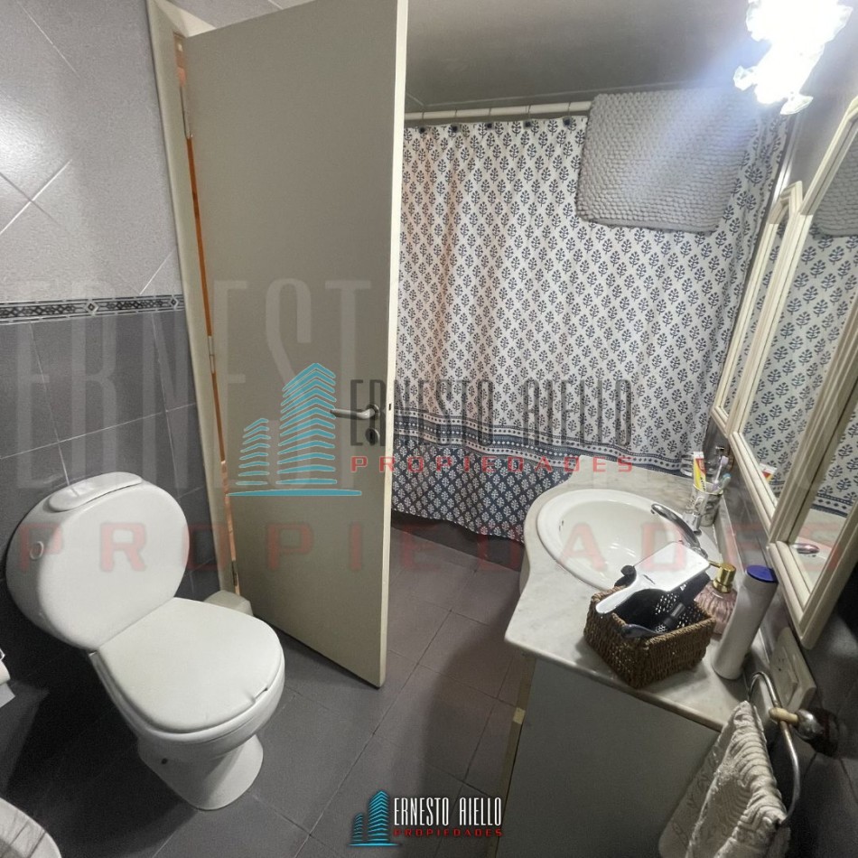 A. CASA DE 4 AMBIENTES CON QUINCHO, PATIO Y DOS DEPTOS DE 2 AMBIENTES EN EL MISMO LOTE EN VENTA