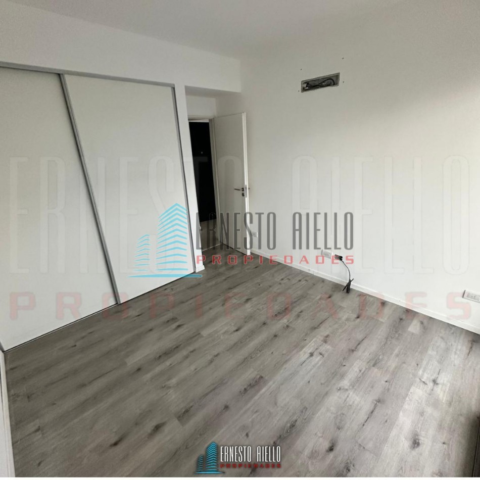 VENTA HERMOSO DEPARTAMENTO 2 AMBIENTES CON COCHERA EN QUILMES CENTRO