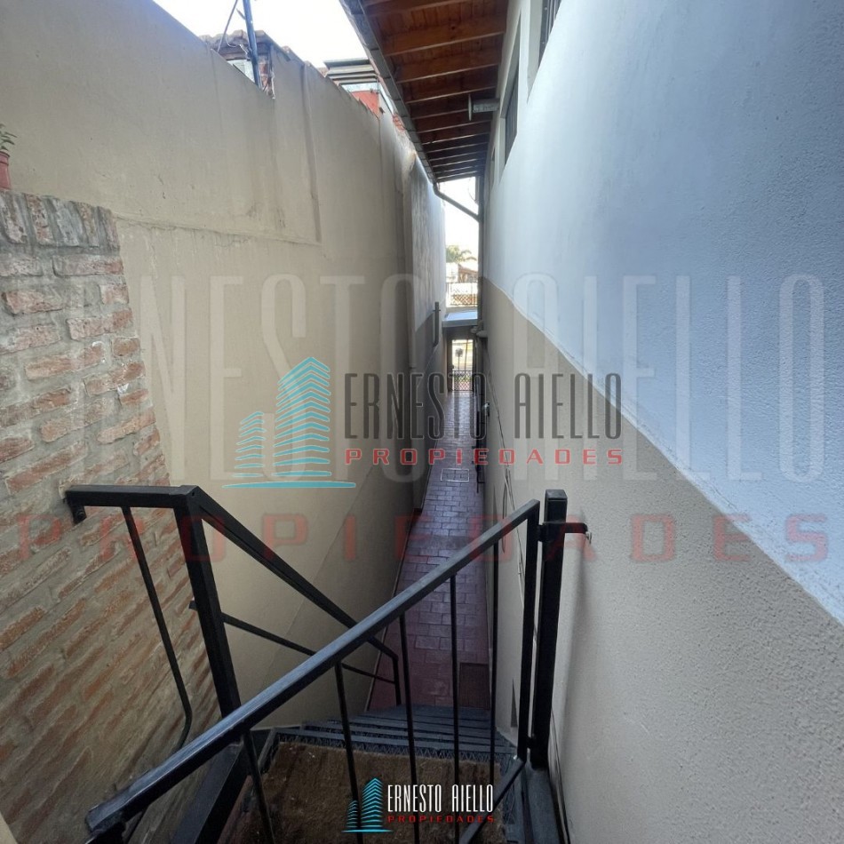 A. CASA DE 4 AMBIENTES CON QUINCHO, PATIO Y DOS DEPTOS DE 2 AMBIENTES EN EL MISMO LOTE EN VENTA
