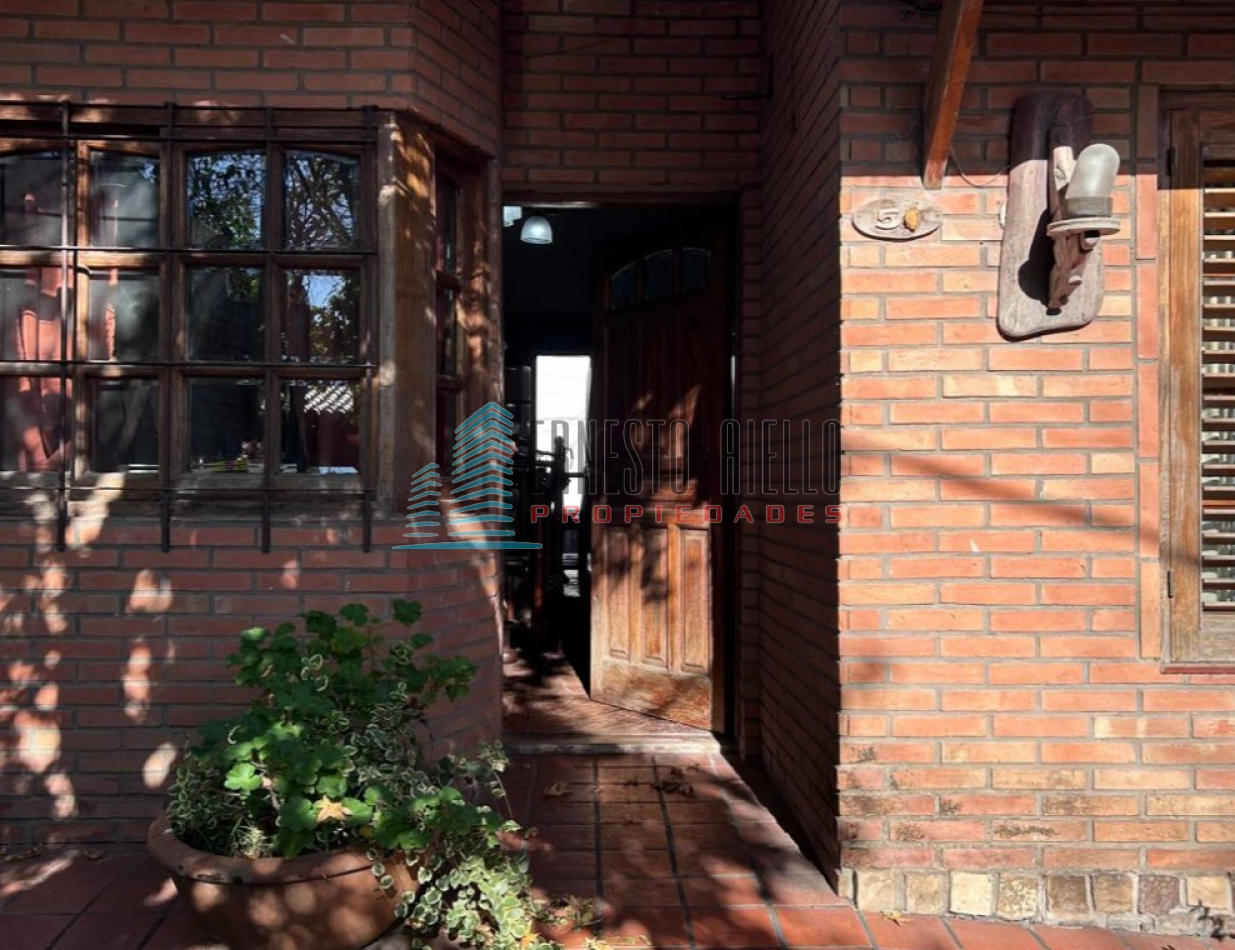 A. VENTA CASA 4 AMBIENTES EN BERAZATEGUI- NUEVO VALOR!