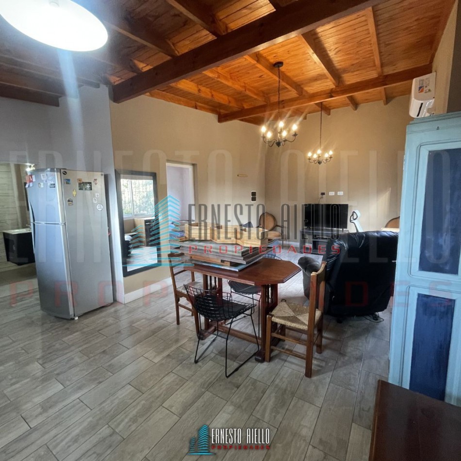 A. CASA DE 4 AMBIENTES CON QUINCHO, PATIO Y DOS DEPTOS DE 2 AMBIENTES EN EL MISMO LOTE EN VENTA