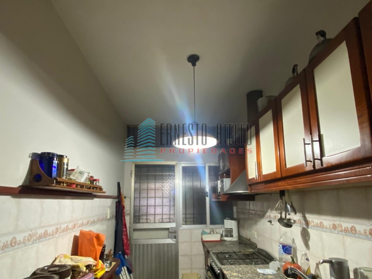 A. VENTA Casa tres ambientes gran terreno con casa pequeña atras - Bernal Oeste