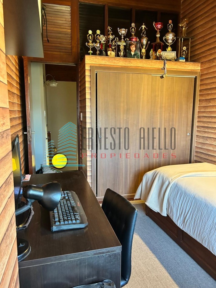ESPECTACULAR CASA 5 AMBIENTES CON PISCINA EN BERNAL