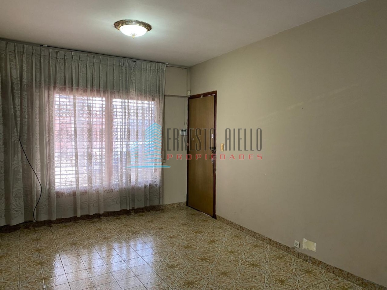 Venta Excelente Casa en Una Sola Planta con Piscina - Quilmes