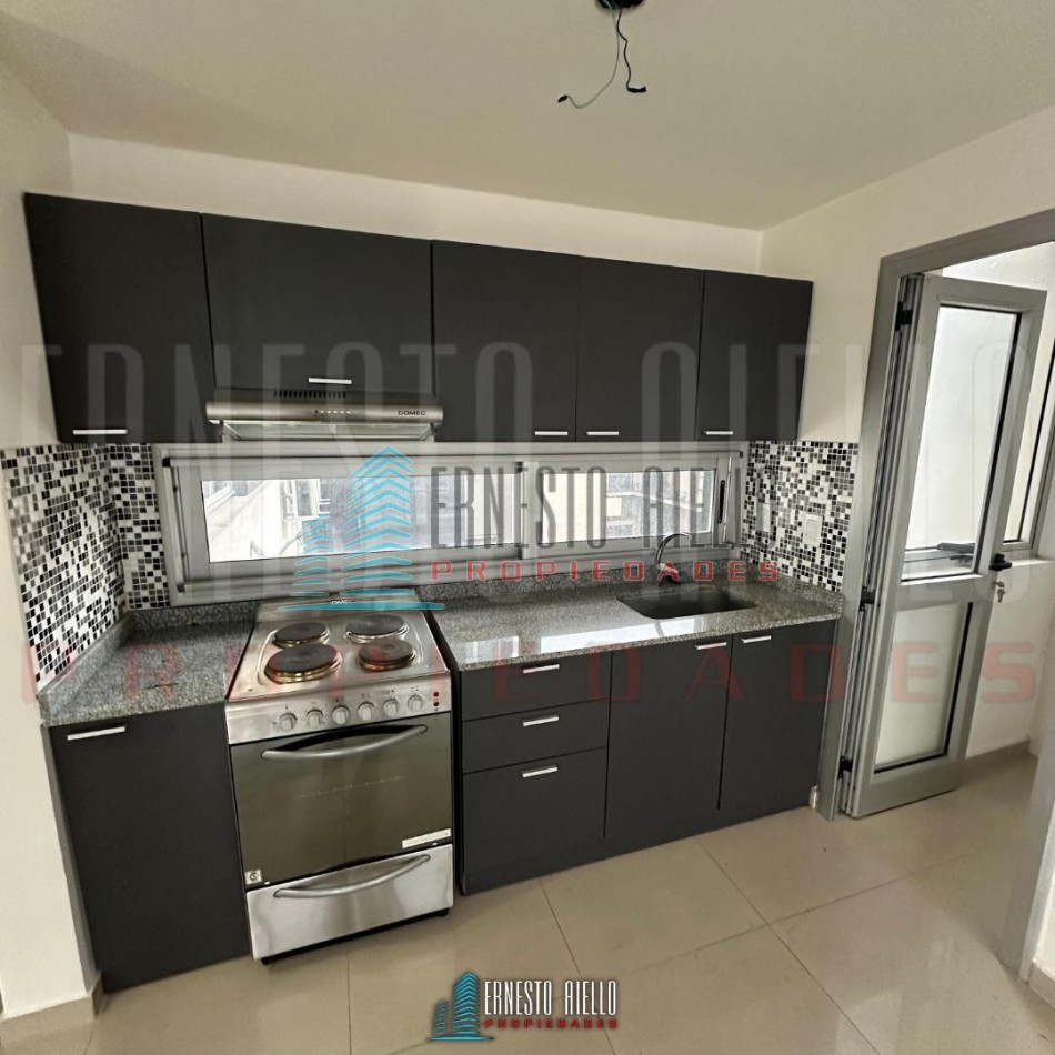 VENTA HERMOSO DEPARTAMENTO 2 AMBIENTES CON COCHERA EN QUILMES CENTRO